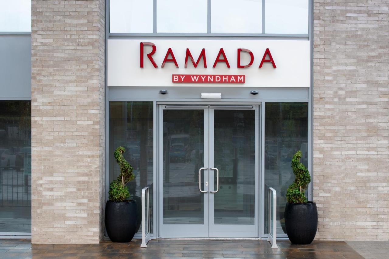 Hotel Ramada By Wyndham Leeds East Exterior foto